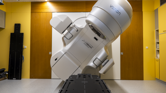 Nový urychlovač Varian TrueBeam HyperSight posouvá hranice precizní onkologické léčby na Klinice radiační onkologie MOÚ a LF MU